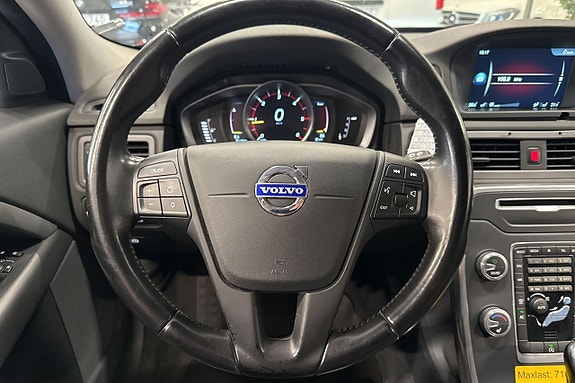 Volvo V70 9 of 22