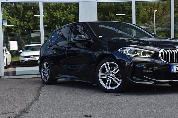 BMW 118i 4 of 24