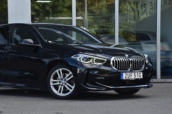BMW 118i 3 of 24