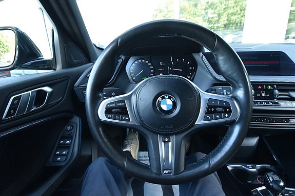 BMW 118i 15 of 24