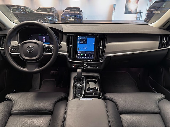 Volvo V90 10 of 23