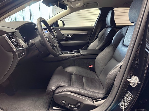 Volvo V90 13 of 23