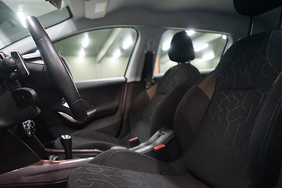 Peugeot 2008 9 of 16