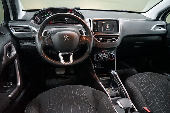 Peugeot 2008 7 of 16