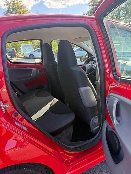 Toyota Aygo 10 of 12