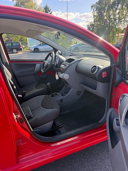 Toyota Aygo 9 of 12