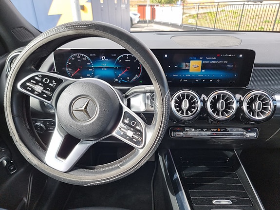 Mercedes-Benz GLB200 d 7 of 17