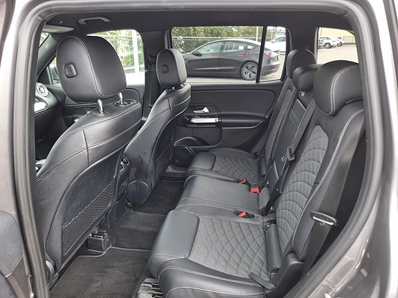 Mercedes-Benz GLB200 d 15 of 17