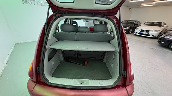 Chrysler PT Cruiser 13 of 17