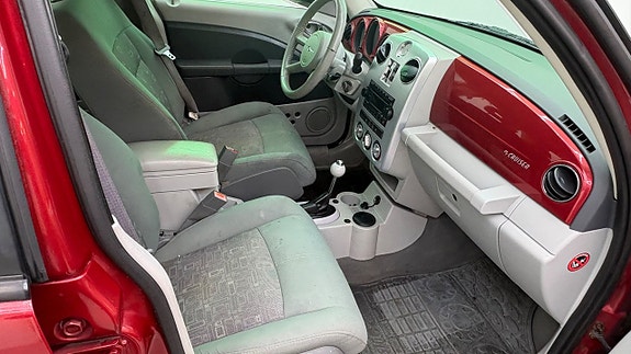 Chrysler PT Cruiser 15 of 17