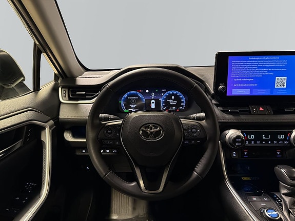 Toyota RAV4 9 of 15