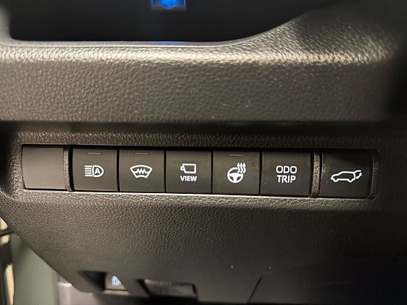 Toyota RAV4 12 of 15