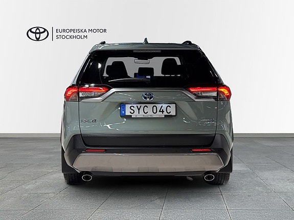 Toyota RAV4 4 of 15