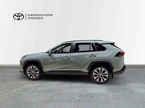 Toyota RAV4 3 of 15