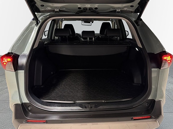 Toyota RAV4 10 of 15