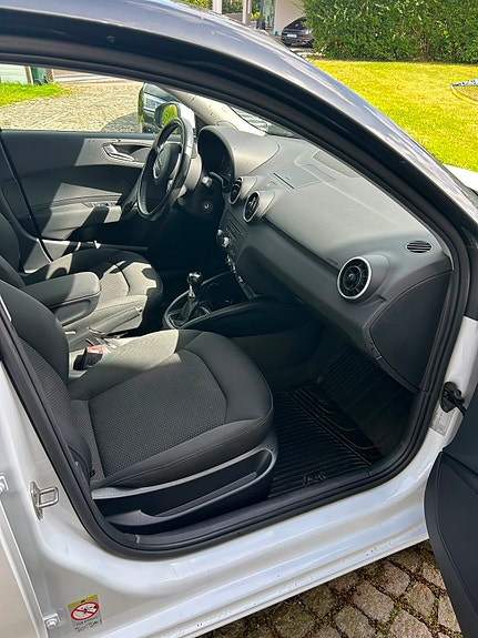 Audi A1 3 of 5