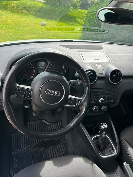 Audi A1 4 of 5