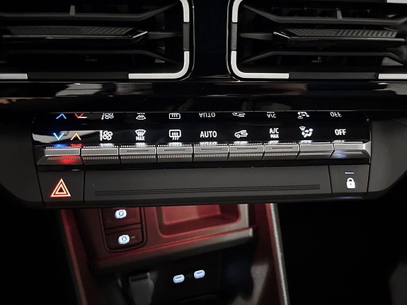 Renault 5 E-Tech 4 of 17