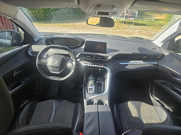 Peugeot 5008 7 of 9
