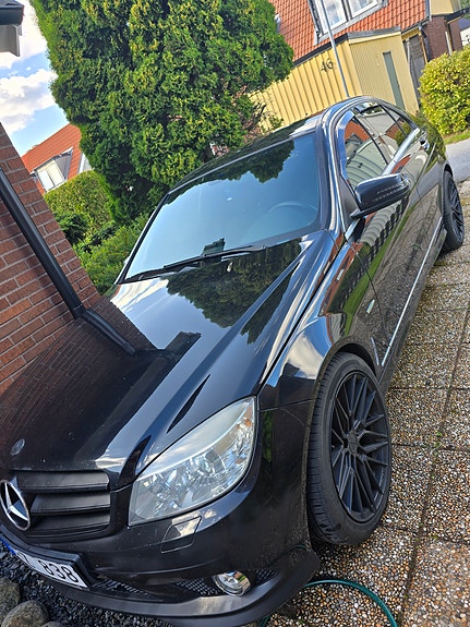 Mercedes-Benz C200 10 of 13