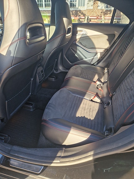 Mercedes-Benz CLA200 7 of 12