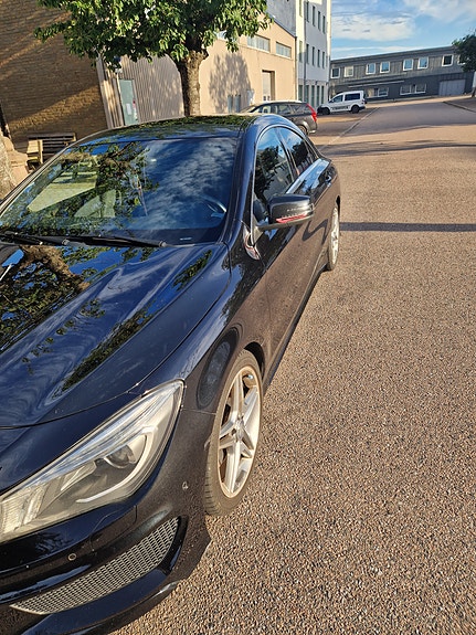 Mercedes-Benz CLA200 9 of 12