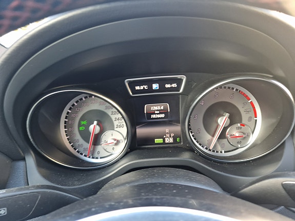 Mercedes-Benz CLA200 12 of 12