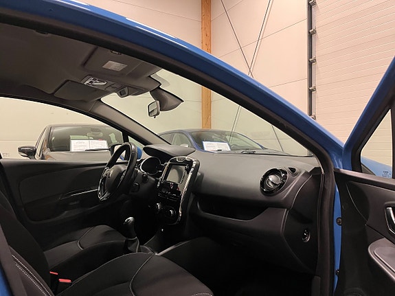 Renault Clio 10 of 13