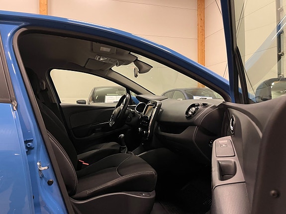 Renault Clio 9 of 13