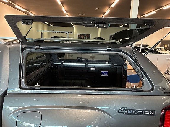 Volkswagen Amarok 28 of 30