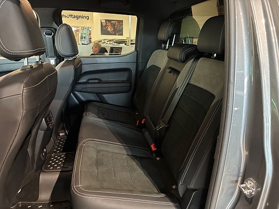 Volkswagen Amarok 24 of 30