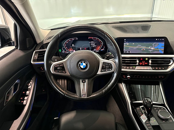 BMW 320 9 of 22