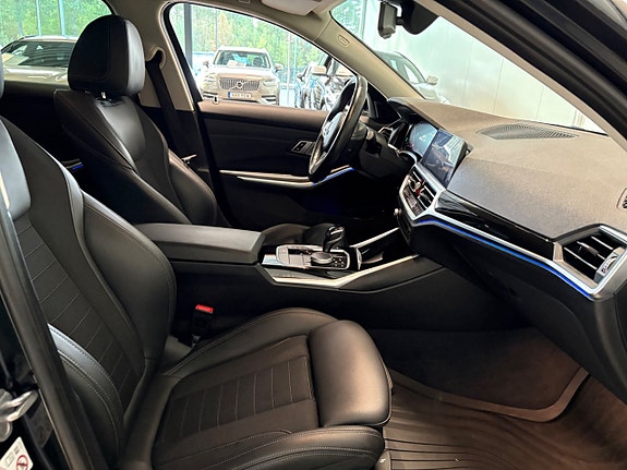 BMW 320 12 of 22
