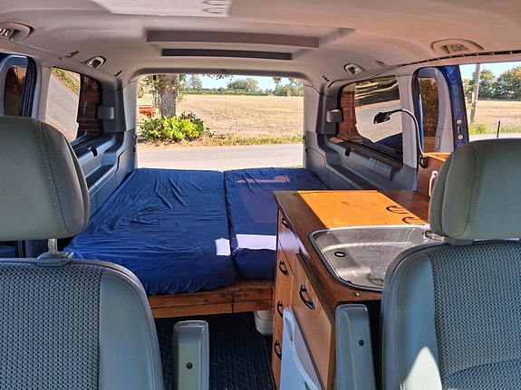 Mercedes-Benz Viano 4 of 8