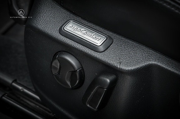 Volkswagen Passat 13 of 25