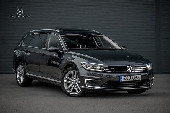 Volkswagen Passat 4 of 25
