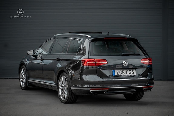 Volkswagen Passat 18 of 25