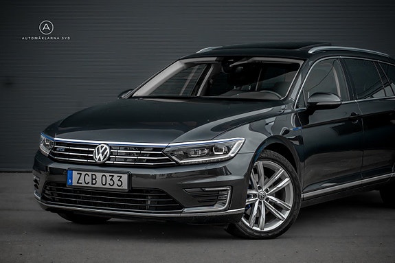 Volkswagen Passat 3 of 25