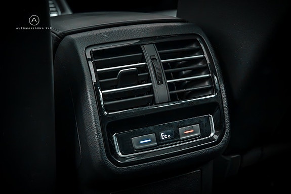 Volkswagen Passat 16 of 25