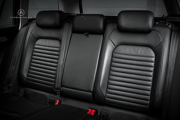Volkswagen Passat 15 of 25