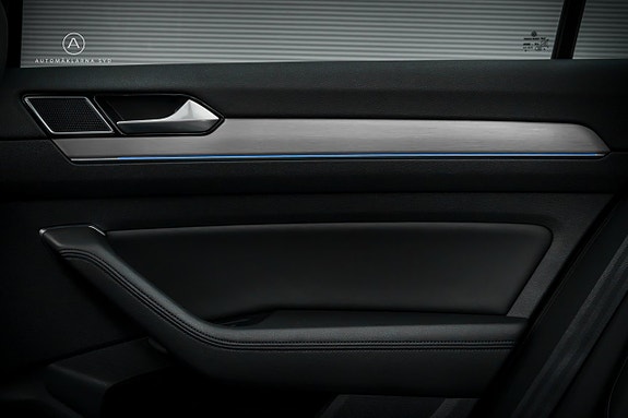 Volkswagen Passat 14 of 25