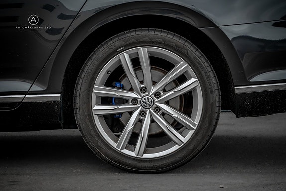 Volkswagen Passat 22 of 25