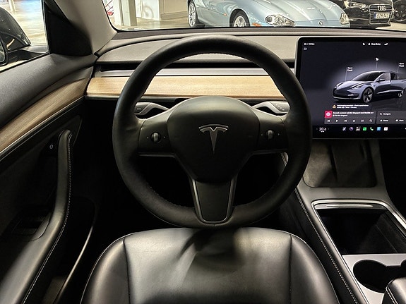 Tesla Model 3 12 of 18