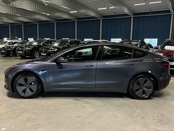 Tesla Model 3 7 of 18