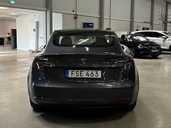 Tesla Model 3 5 of 18
