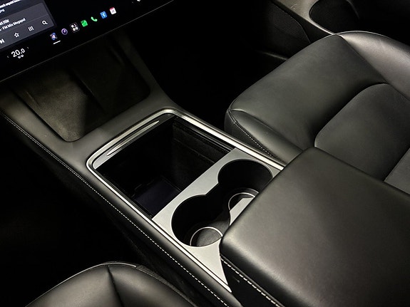 Tesla Model 3 13 of 18