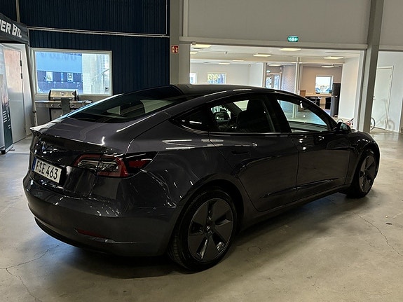 Tesla Model 3 4 of 18