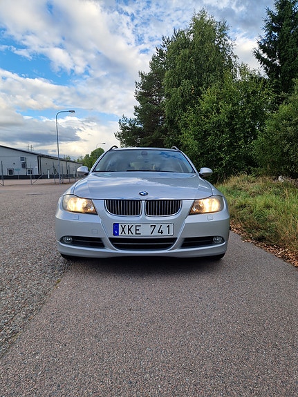 BMW 325Xi 7 of 10