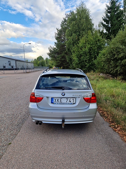 BMW 325Xi 8 of 10