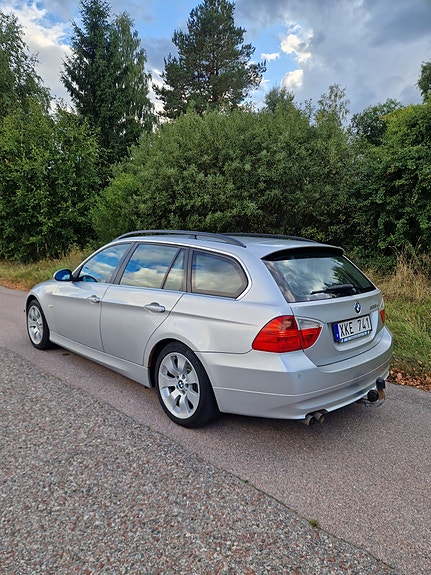 BMW 325Xi 5 of 10